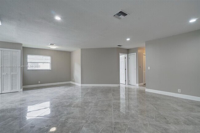 Building Photo - 10131 NW 35th St