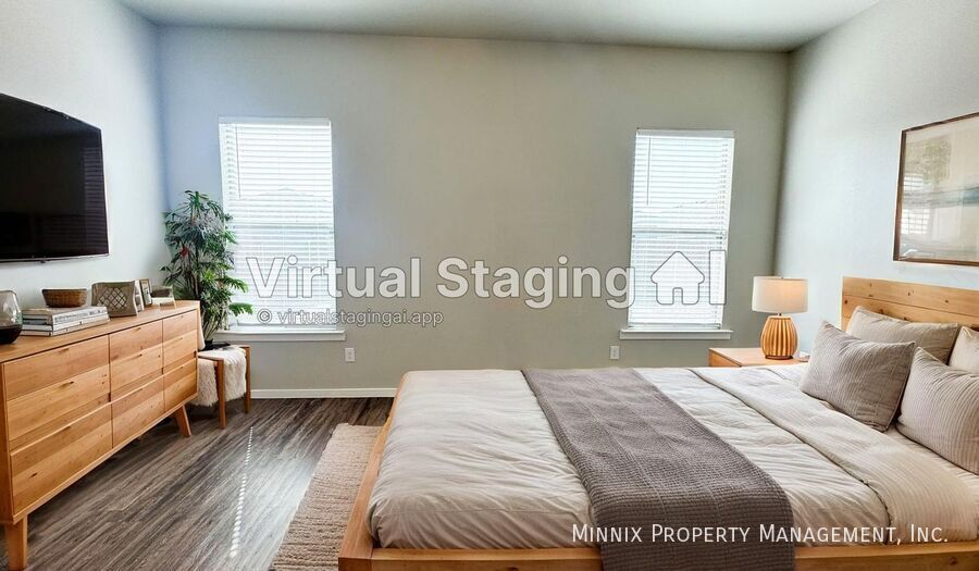 Building Photo - 2010 Kenwood Ave