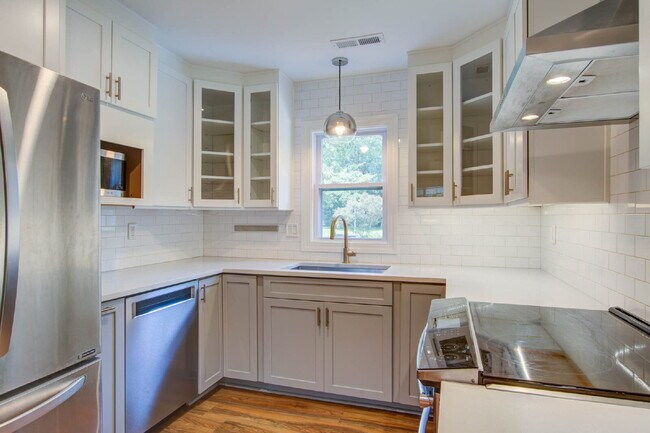 Building Photo - 1307 Bob White Dr