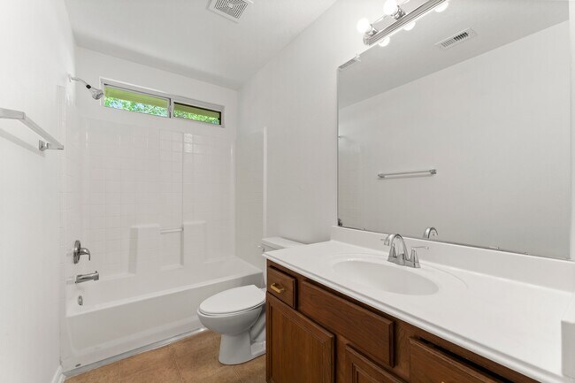 Building Photo - 235 Doncaster