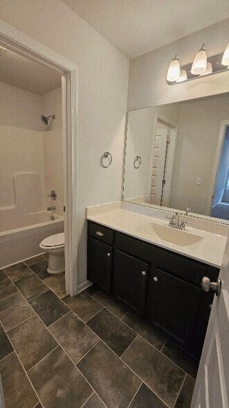 Building Photo - 276 Fenrose Dr