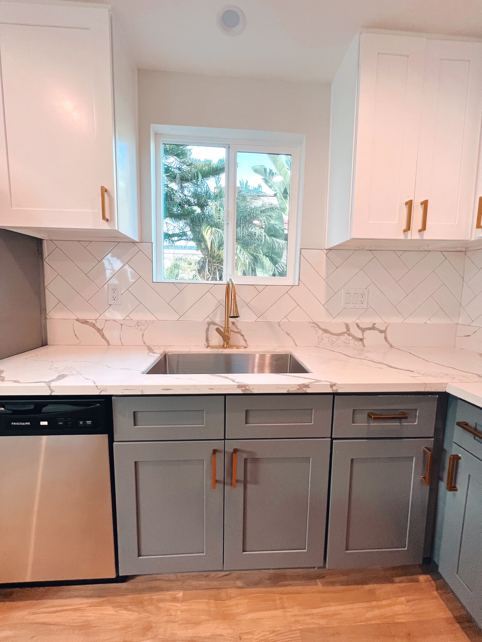 Building Photo - 25612 Lucille Ave