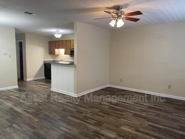 Building Photo - 9227 Shady Bend Ln