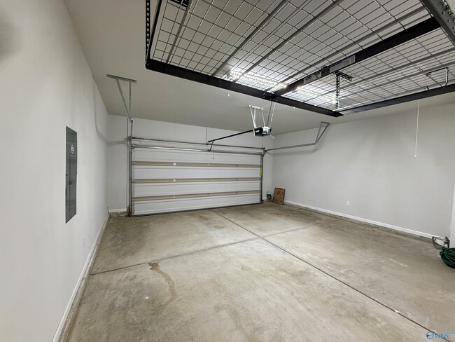 Building Photo - 160 High Leaf Dr