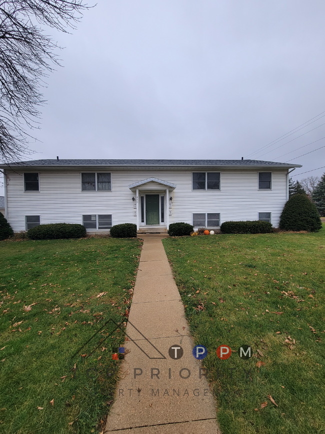 Primary Photo - ** WINTER MOVE IN SPECIAL ** 2 Bedroom | 1...