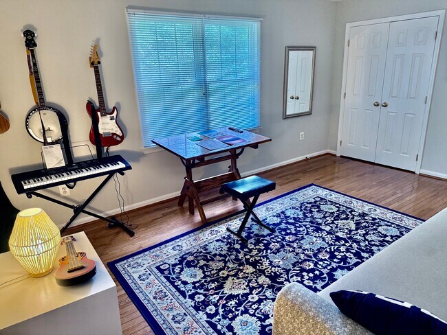 Building Photo - 2730 Wildwood Cir