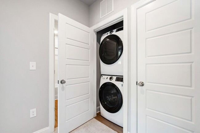 Building Photo - Cozy & Contemporary 3BR Condo in Raven Ridge, Raleigh!