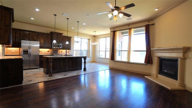 Building Photo - 588 Deverson Dr