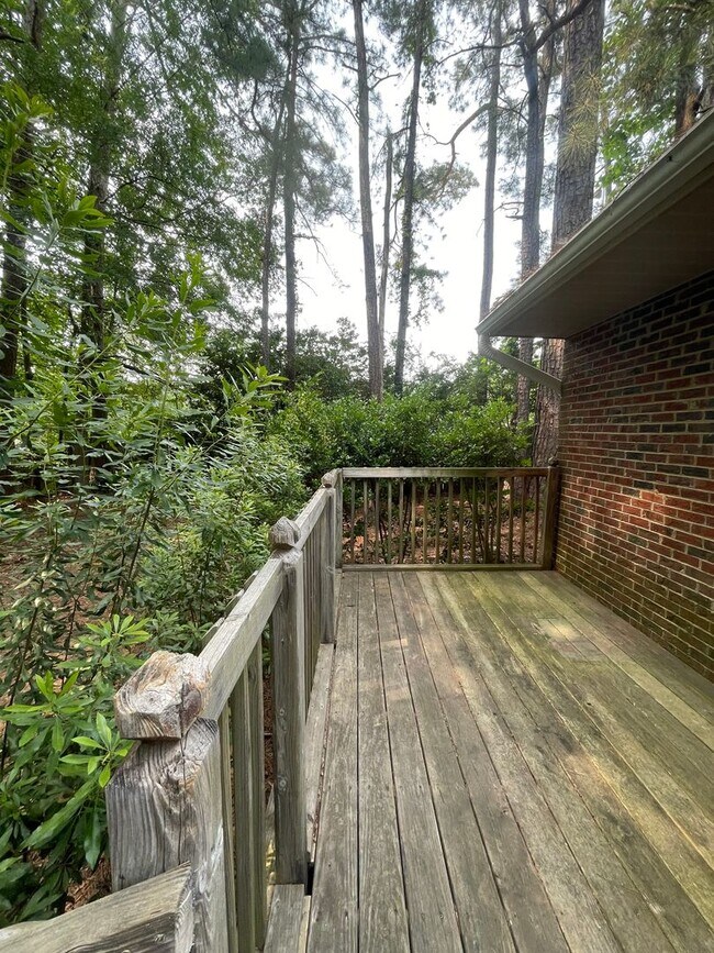 Building Photo - 900 Barringer Drive ~ Charming 2 Bedroom R...