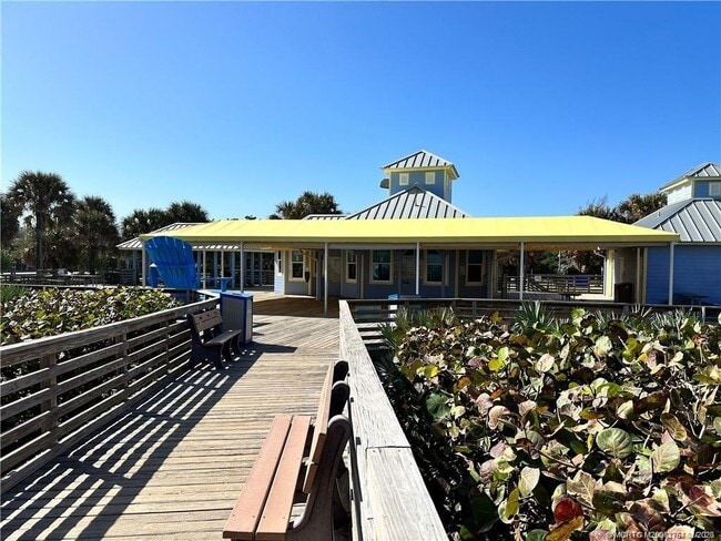 Building Photo - 2646 NE Pelican Wy