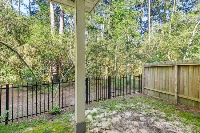 Building Photo - 124 Artesian Way