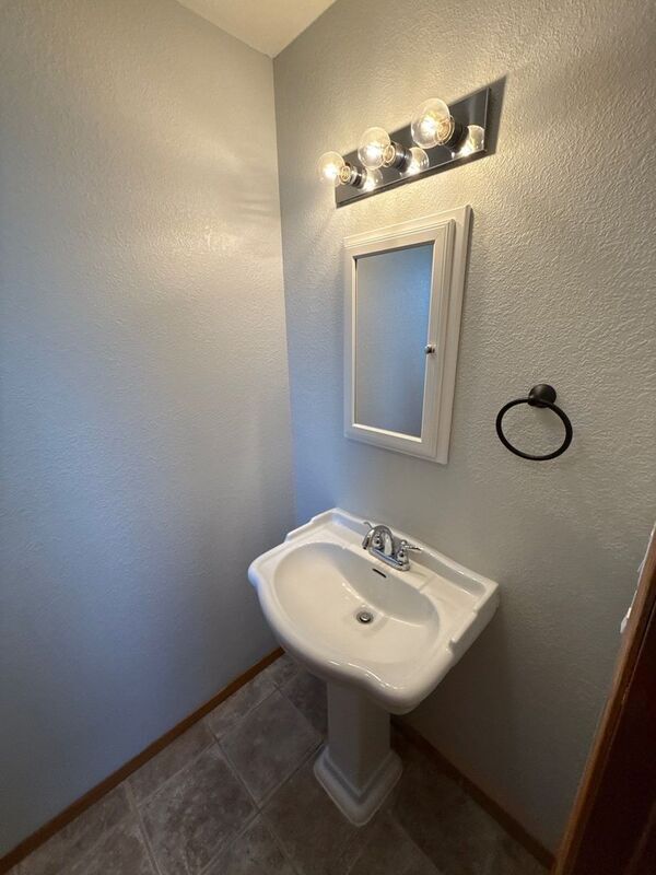 Building Photo - 1740 Glen Creek Rd NW