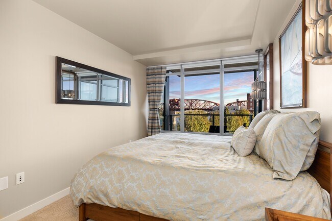 Building Photo - 1260 NW Naito Pky