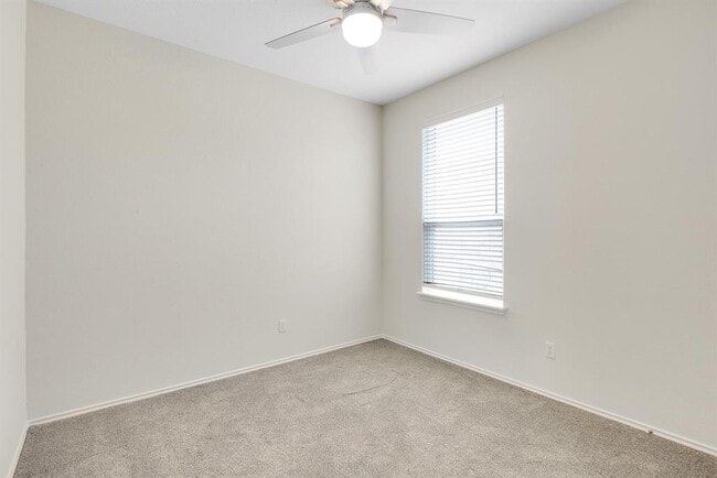 Building Photo - 546 Pepper bark Loop
