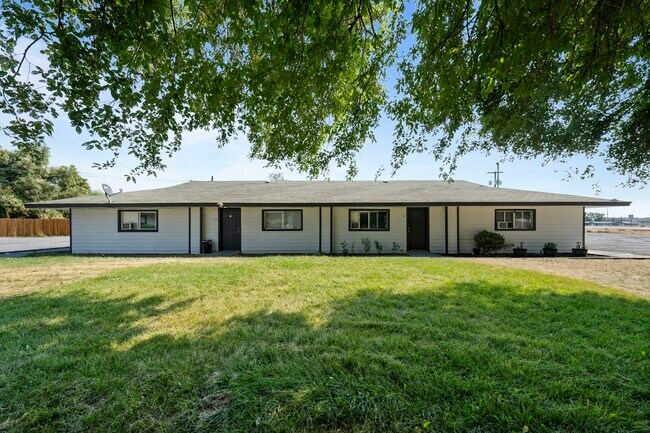 Building Photo - 4278 Grape Dr NE