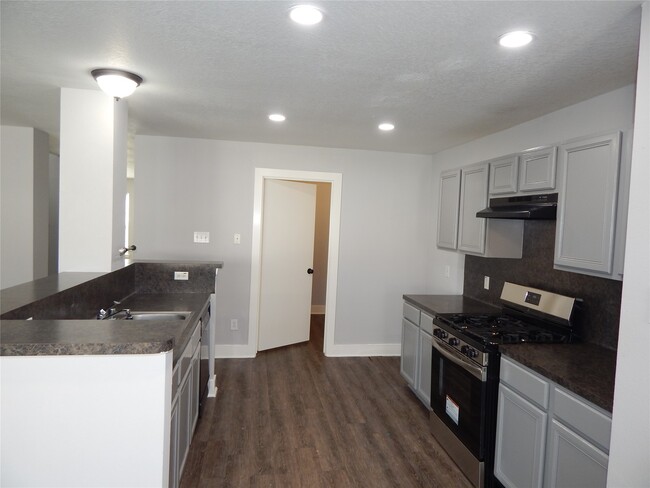 Building Photo - 6330 Torrance Elms Ct