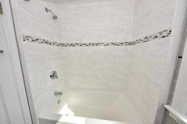 Building Photo - 309 W Washington St