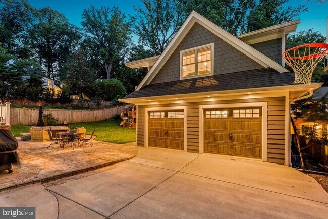 Building Photo - 6005 Selvyn Rd