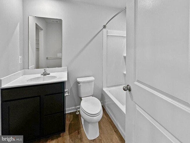 Building Photo - 2566 Laurel Pk Dr