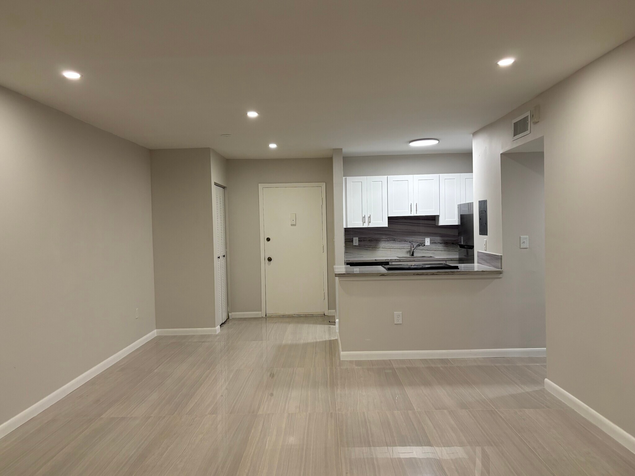 Building Photo - 9105 SW 137th Ter