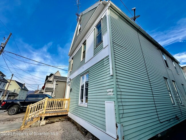 Building Photo - 7 Plum Pl