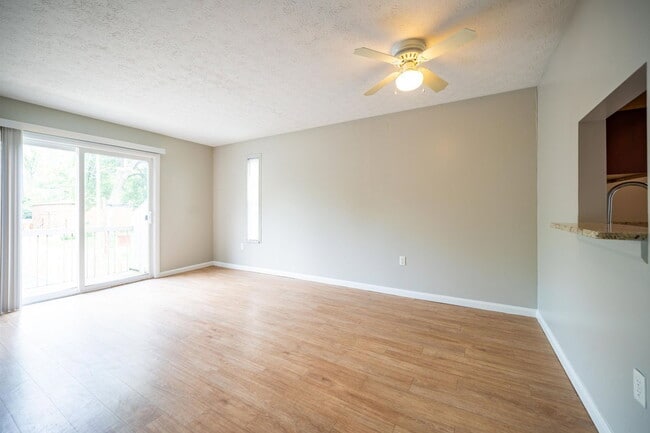 Building Photo - 970 Quay Ave