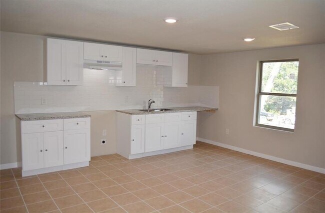 Building Photo - 3007 Grovey St