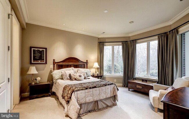 Building Photo - 7841 Montvale Way