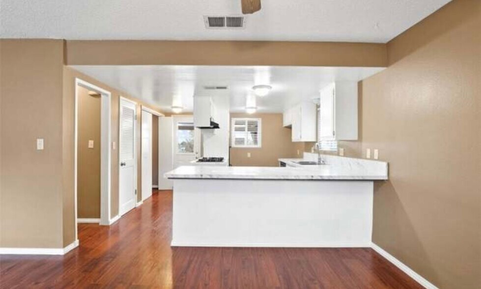 Building Photo - 4551 W Avenue L14