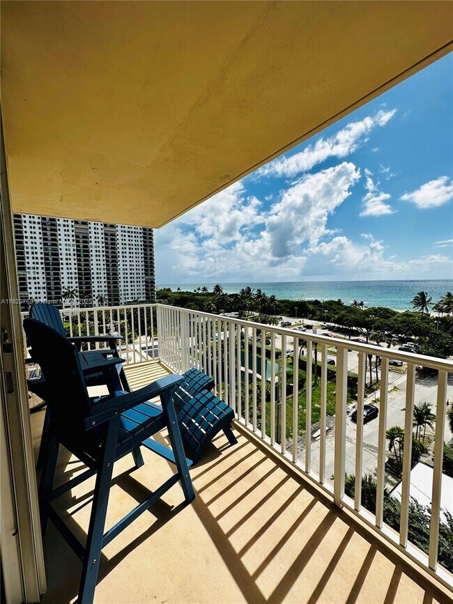 Building Photo - 1401 S Ocean Dr