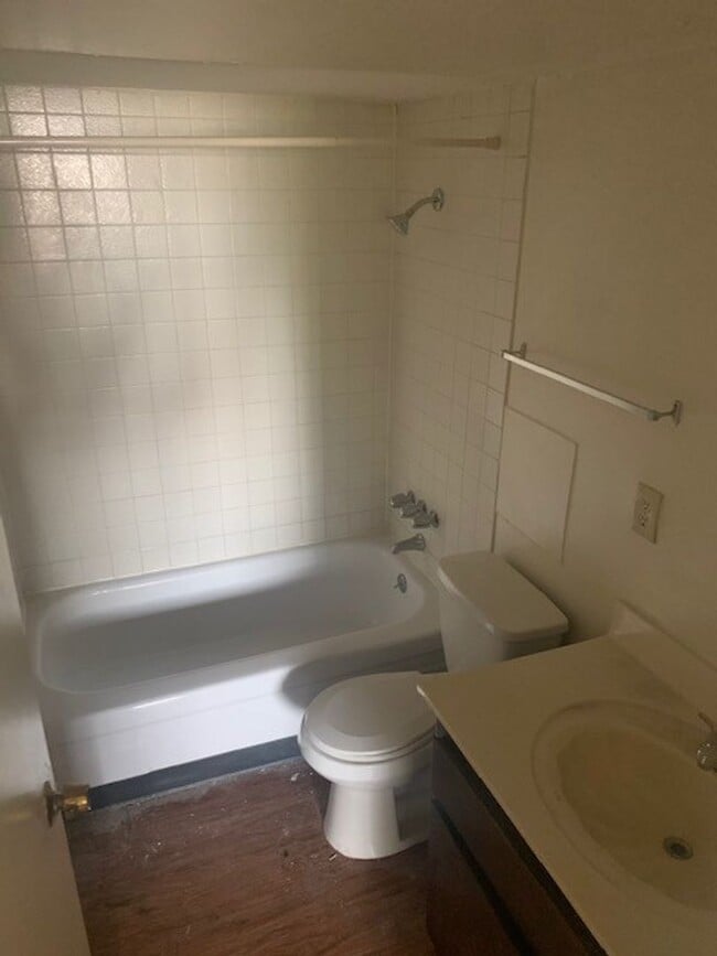 Building Photo - 1 Bedroom Condo In Central Las Vegas