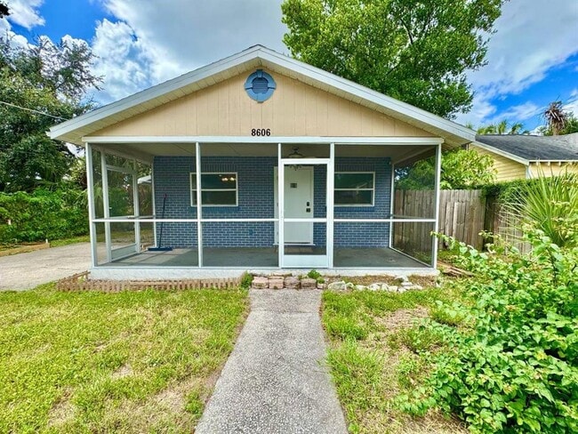 Primary Photo - 8606 N 9th St