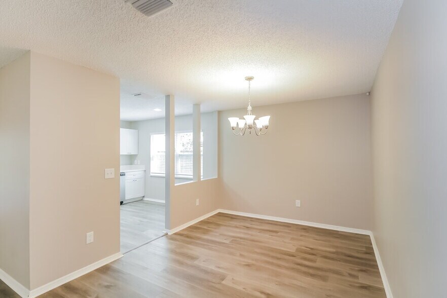 Building Photo - 1526 Baker Rd