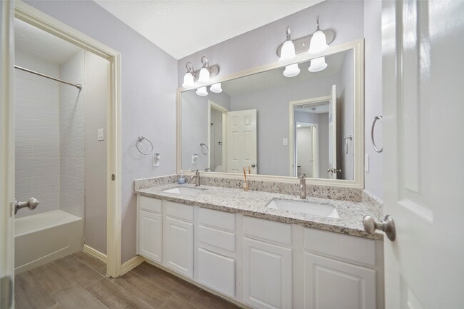 Building Photo - 18619 Camellia Estates Ln