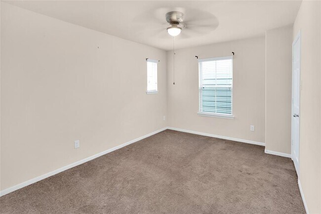 Building Photo - 8023 Villa Lago Ln
