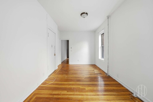 Building Photo - 29 E 17th St