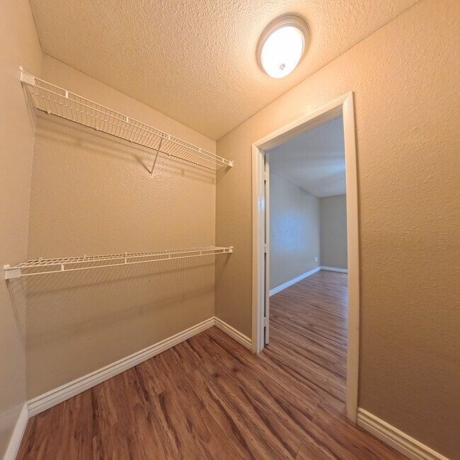 Building Photo - 8101 W Flamingo Rd