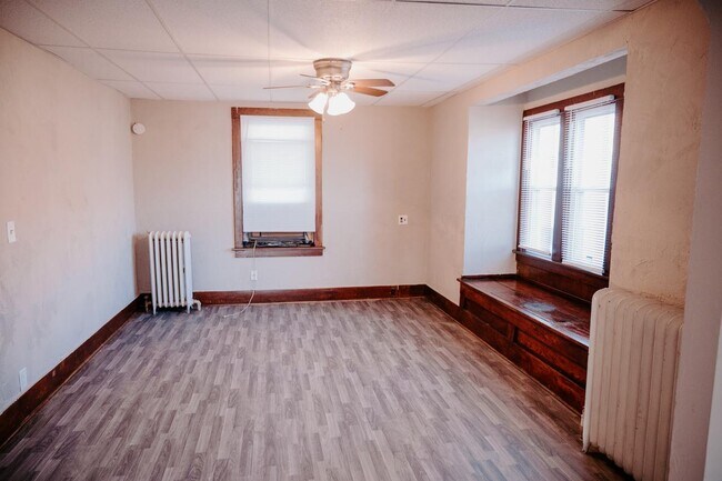 Building Photo - 2441 Templeton St