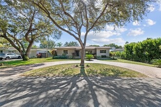 Building Photo - 1044 NE 97th St