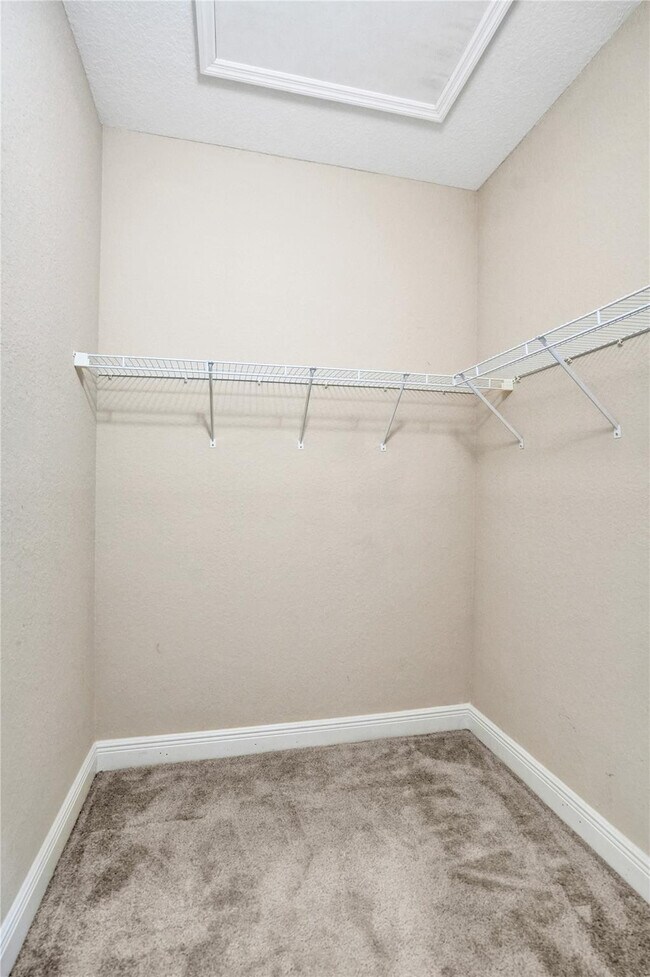 Building Photo - 11960 SW 27th Ct