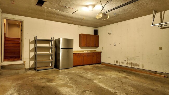 Building Photo - 15229 Buchanan Ct