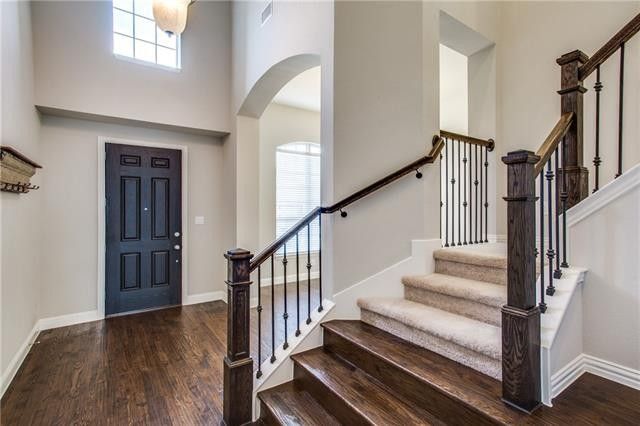 Entryway & Stairs - 1209 4th St