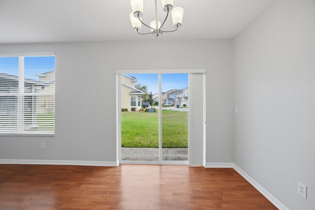 Building Photo - Villages of Bloomingdale