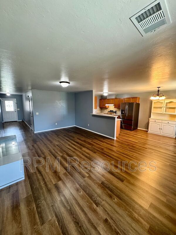 Building Photo - 7404 Park Meadow Dr