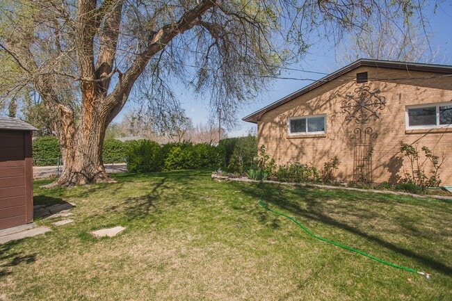Building Photo - New Finishes in this Home on a Large Lot with Covered Parking and AIR CONDITIONING! MOVE IN READY!