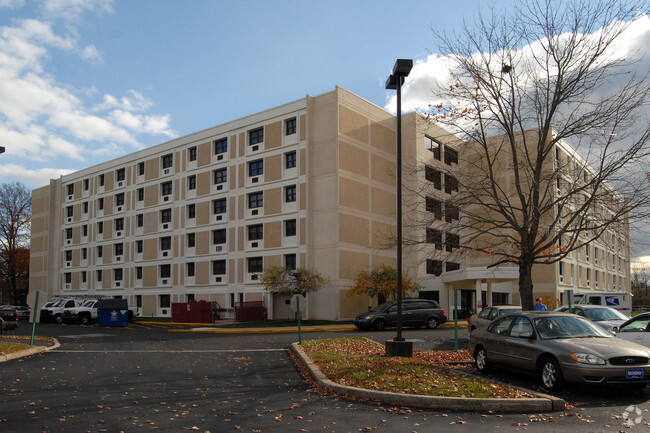 Building Photo - Grundy Gardens