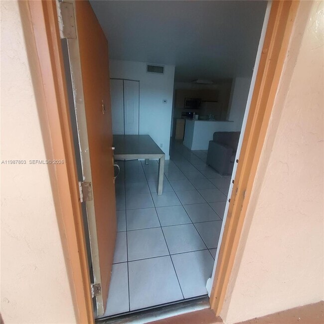 Building Photo - 7151 Miami Lakes Dr