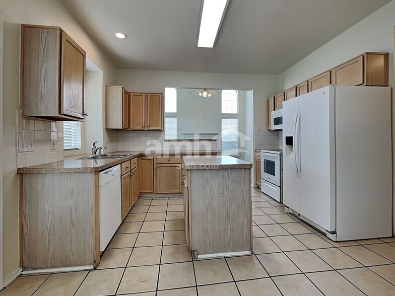 Building Photo - 1809 Mapleleaf Dr