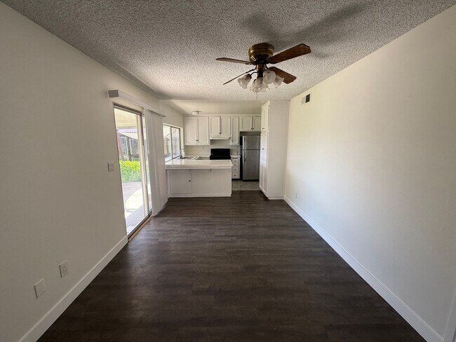 Building Photo - 4 Bedroom, 2 Bath Home with Large Yard + Two Car Garage