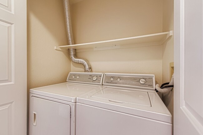 Building Photo - 9167 W Cedar Dr